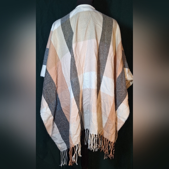 LC LAUREN CONRAD  Black, Tan, and White Poncho - Picture 4 of 5